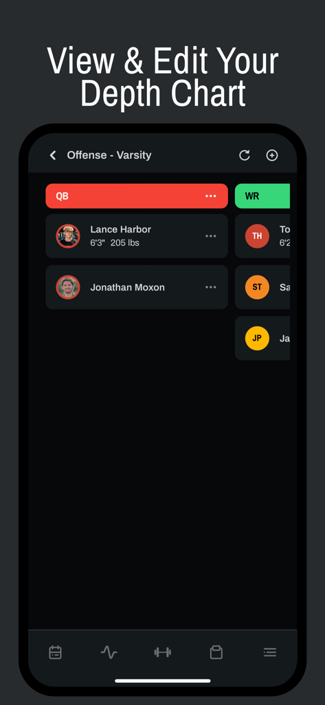 Interface do aplicativo RackCoach mostrando um organograma de ataque da equipe principal com perfis de jogadores para quarterbacks e wide receivers.