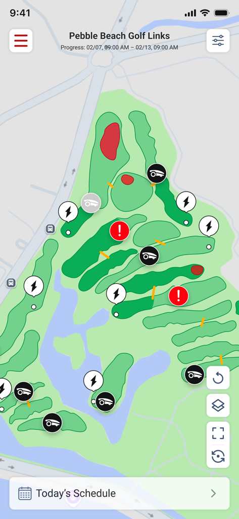 Kress Fleet - Map view of the Kress Fleet app showing robotic mowers and charging stations on a golf course