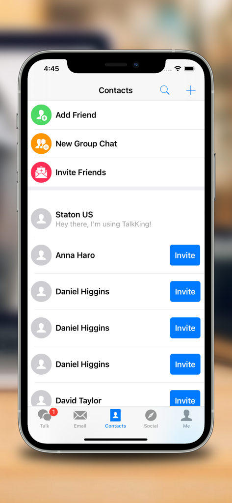 Lista de contatos do aplicativo TalkKing mostrando opções para adicionar amigos e convidar contatos telefônicos