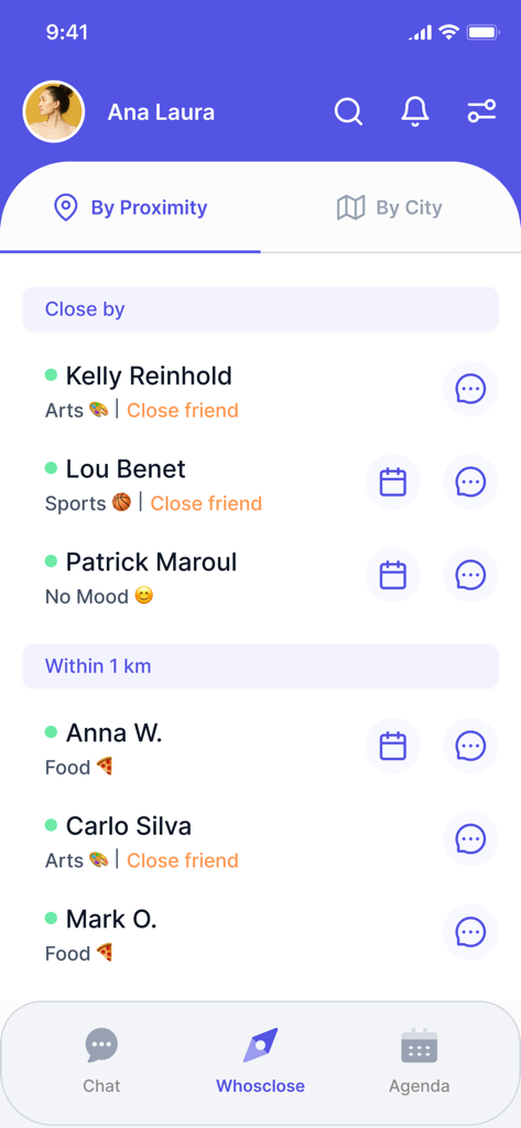 WhosClose - Interface de l'application mobile WhosClose montrant une liste d'amis à proximité triés par proximité avec leurs modes d'activité actuels