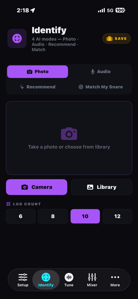 Snare Lab - Pantalla de identificación de la aplicación Snare Lab mostrando reconocimiento de foto por IA y selección del número de lugs de la batería