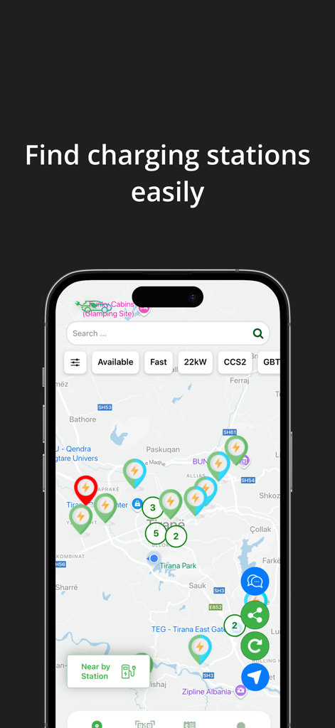 Interfaz de la aplicación iCharge que muestra un mapa de estaciones de carga de vehículos eléctricos con filtros para carga rápida.