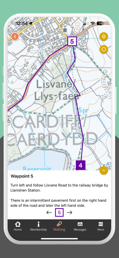 Ramblers - Une capture d'écran de l'application Ramblers affichant une carte avec un itinéraire de marche et des indications de point de cheminement à Cardiff.