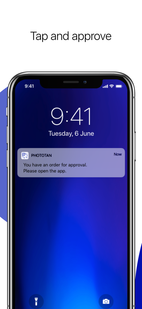 Schermata di blocco dell'iPhone che mostra una notifica push di Deutsche Bank photoTAN per l'approvazione dell'ordine.