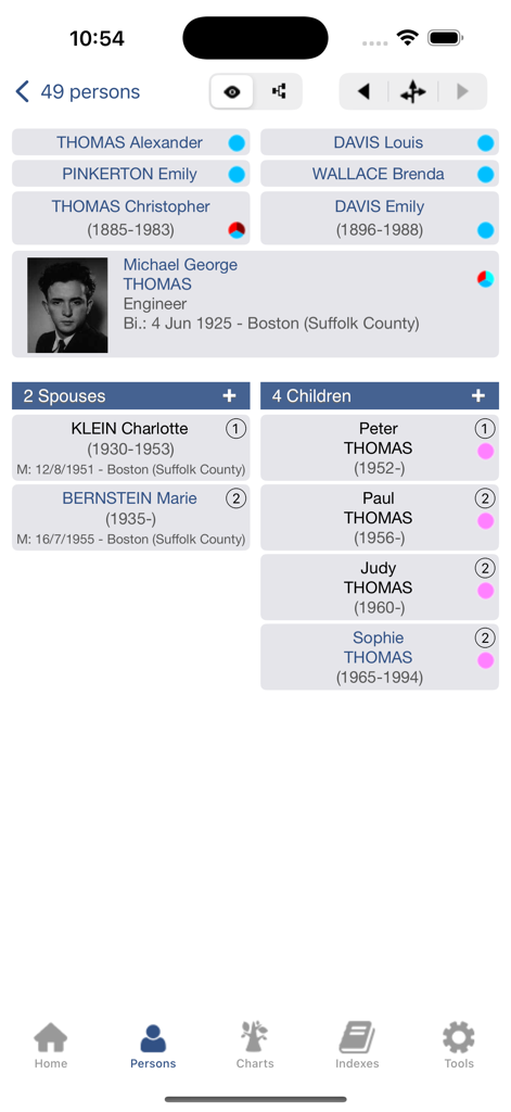 Detailed individual person profile in the Heredis 2026 app showing family relationships ancestors and descendants.