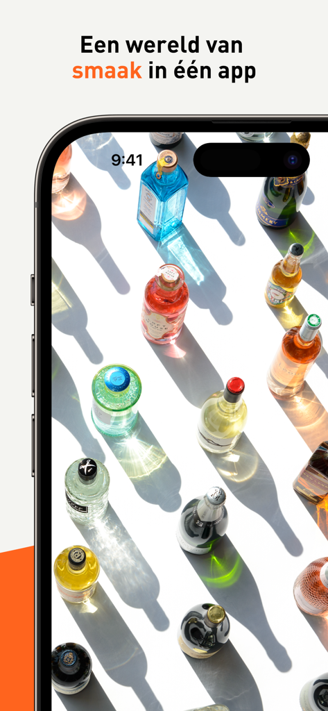 Mobile app screen for Gall and Gall showing various liquor bottles and the Dutch text Een wereld van smaak in een app