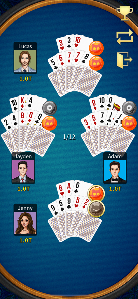 13 Poker Offline (Capsa Susun) - Gameplay de 13 Poker Offline montrant quatre joueurs et des cartes arrangées en éventail ananas sur une table bleue.