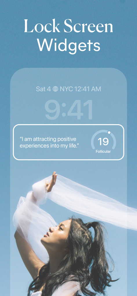 Pantalla de bloqueo del iPhone que muestra un widget de la aplicación Lively con una afirmación diaria y seguimiento de la fase del ciclo menstrual