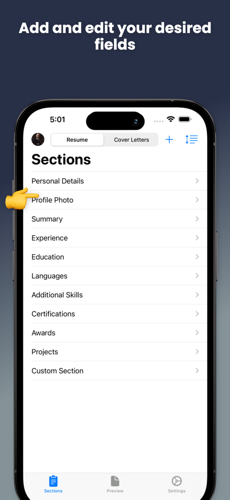 Simple CV: CV Maker App - Interfaz de la aplicación Simple CV que muestra una lista de secciones de currículum editables, incluyendo Datos Personales, Resumen y Experiencia.