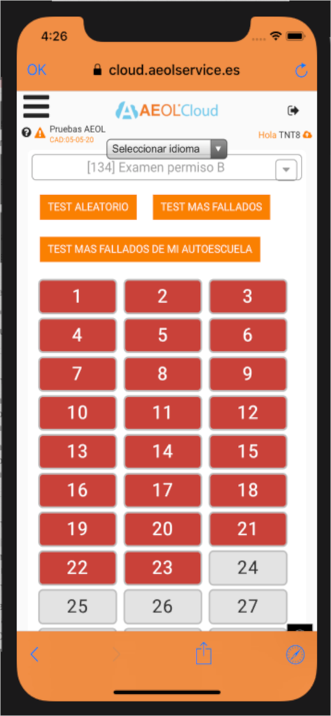Interfaz móvil de AeolCloud que muestra una cuadrícula numerada de tests de práctica de conducir y opciones de estudio.