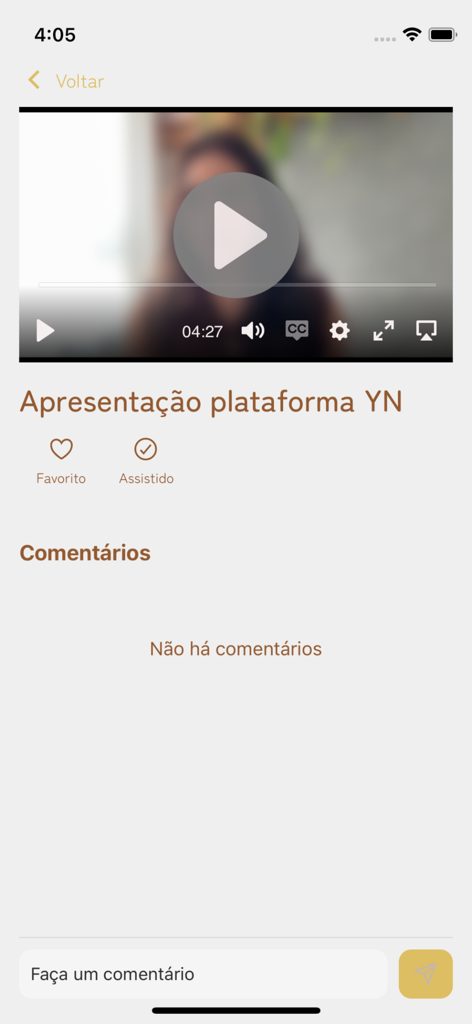 BEYOGA - Interfaz de video de una lección en la aplicación BEYOGA, mostrando una lección sobre la plataforma de yoga con opciones para marcar como favorito y comentar.