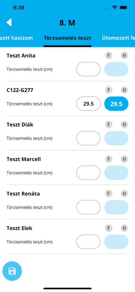 NETFIT - Interface of the NETFIT app showing a list of students and input fields for a trunk lift fitness test