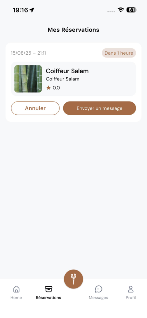 Interface of the Yada Coiffure app showing an upcoming home hair styling appointment with options to message the professional or cancel the booking.
