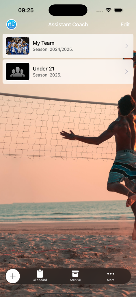 Assistant Coach Volleyball - Assistant Coach Volleyball app home screen showing a list of managed teams and seasons