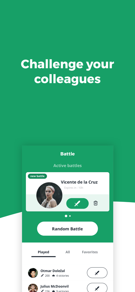 PLAM! Play And Learn - Una interfaz móvil titulada Desafía a tus colegas que presenta batallas activas y clasificaciones de jugadores