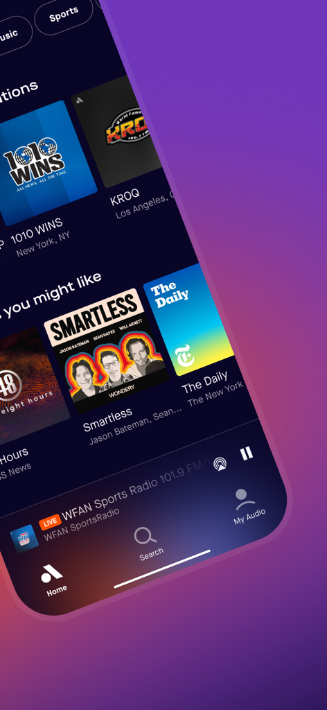 Audacy: Radio & Sports Talk - Interfaz de la aplicación Audacy mostrando estaciones de radio locales y recomendaciones de podcasts