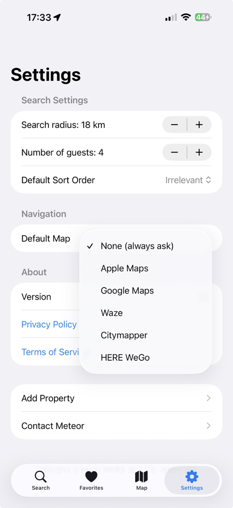 검색 필터와 지도 내비게이션 옵션을 보여주는 폴란드 여행 앱의 설정 화면