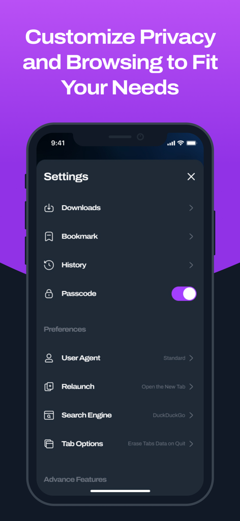 パスコード保護や DuckDuckGo 検索エンジンの統合などのオプションを含む Tor Browser アプリの設定メニューが表示されているスマートフォンのディスプレイ。