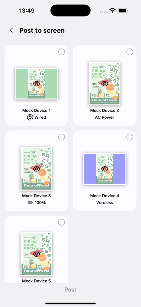 Interfaz de la aplicación Samsung E-Paper mostrando una lista de dispositivos conectados con estado de energía y vistas previas de contenido para seleccionar