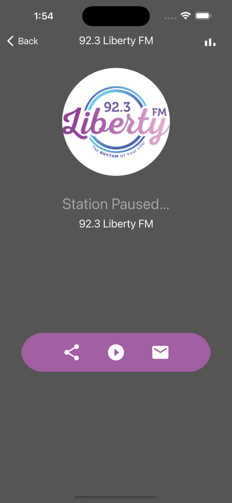 Interfaz de la aplicación Liberty Media SLU mostrando el reproductor de radio 92.3 Liberty FM con controles de reproducción