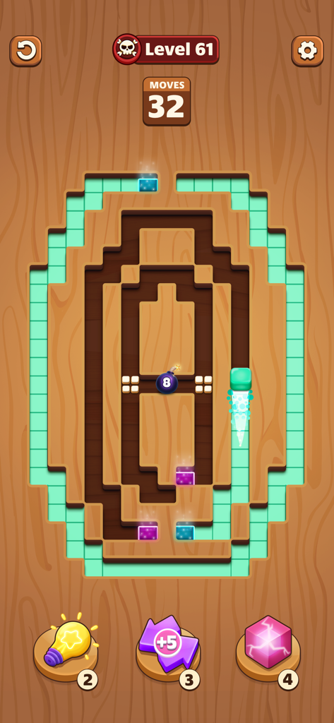 Maze Fill - Pantalla de juego de Maze Fill mostrando un nivel de puzzle de laberinto de madera con cubos de colores y un contador de movimientos