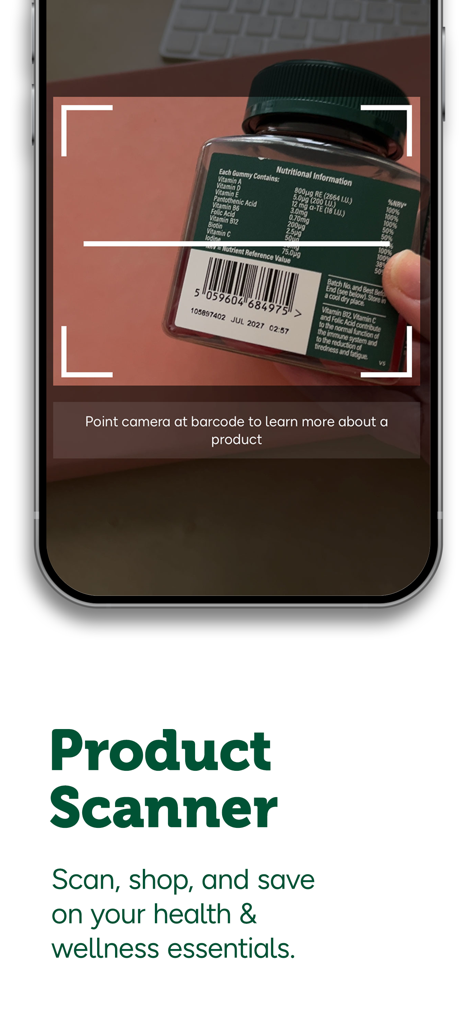 Smartphone mit der Holland and Barrett App zum Scannen eines Produktbarcodes.