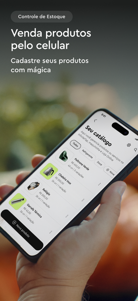 InfinitePay Tap, Conta, Cartão - iPhone上のInfinitePayモバイルアプリインターフェースに、製品カタログと在庫管理システムが表示されている