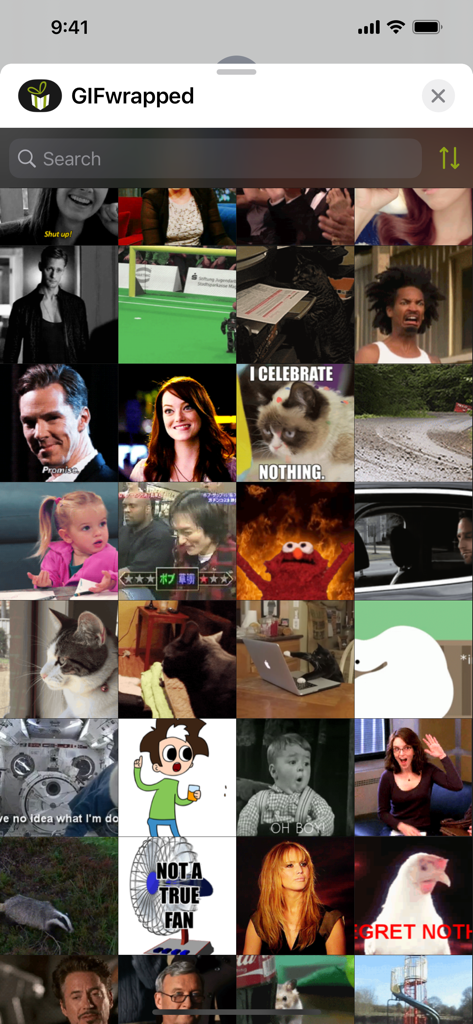 GIFwrappedアプリのパーソナルGIFコレクションのグリッドビュー。さまざまな人気ミームと検索バーが表示されている。