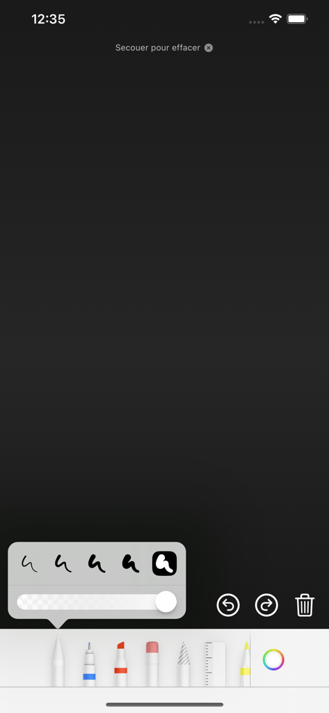 Ardoise Simple - Interface of the Ardoise Simple app showing drawing tools, line thickness options, and transparency settings on a dark canvas.
