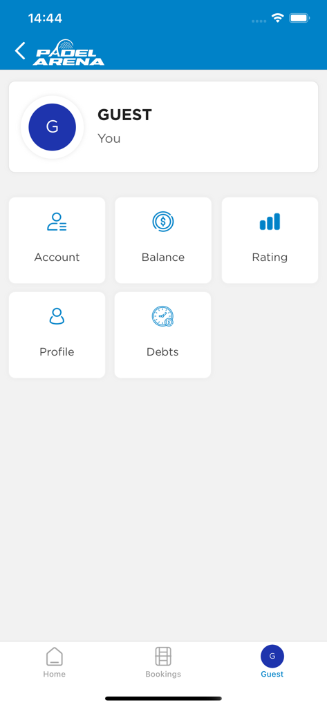 Padel Arena Prishtina - Panel de perfil de usuario en la aplicación Padel Arena Prishtina que muestra el saldo de la cuenta y las opciones de calificación.