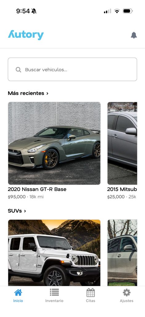 Autory - ドミニカ共和国で車両を購入するためのAutoryアプリのホーム画面。車のリストと検索バーが表示されます。