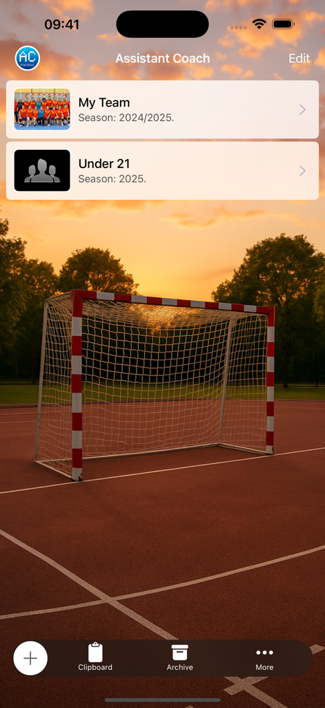 Assistant Coach Handball - The main dashboard of the Assistant Coach Handball app showing team selection and coaching navigation tools