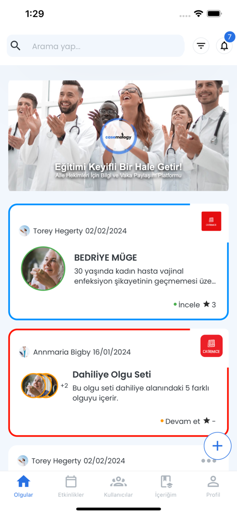 Interfaz de la aplicación móvil Casemology mostrando un feed de casos médicos clínicos y contenido educativo para profesionales de la salud