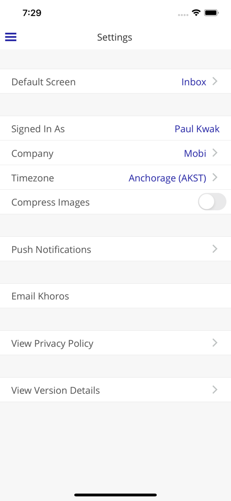 Khoros Marketing - Écran des paramètres de l'application mobile Khoros Marketing montrant le profil de l'utilisateur et les préférences du compte.