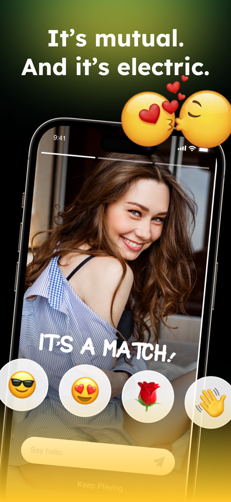 Transgender Dating: Translr - Ein Mutual-Match-Bildschirm in der Translr Dating-App mit einer lächelnden Frau, Emojis und einem 'Sag Hallo'-Nachrichtenfeld