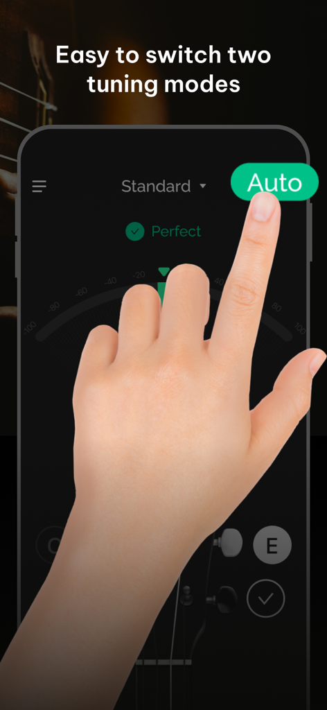 Una mano tocando el botón Auto en la interfaz de la app Ukulele Tuner para cambiar los modos de afinación.