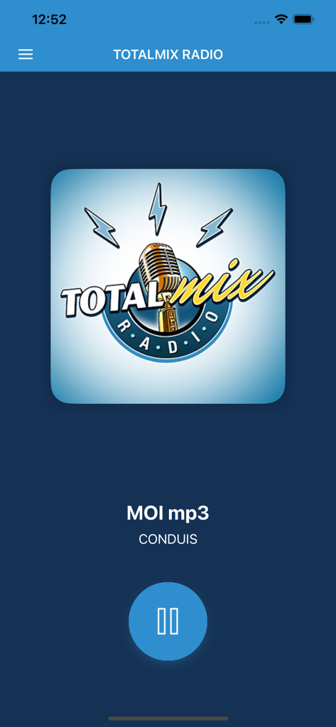Écran de lecture de l'application Totalmix Radio avec un bouton de pause et le logo du réseau sportif haïtien