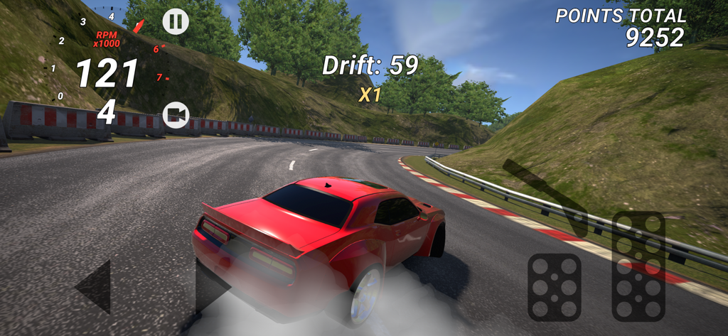 Drift Hunters - Rotes Muscle-Car, das auf einer kurvenreichen Bergstraße mit sichtbarem Reifenrauch in Drift Hunters driftet