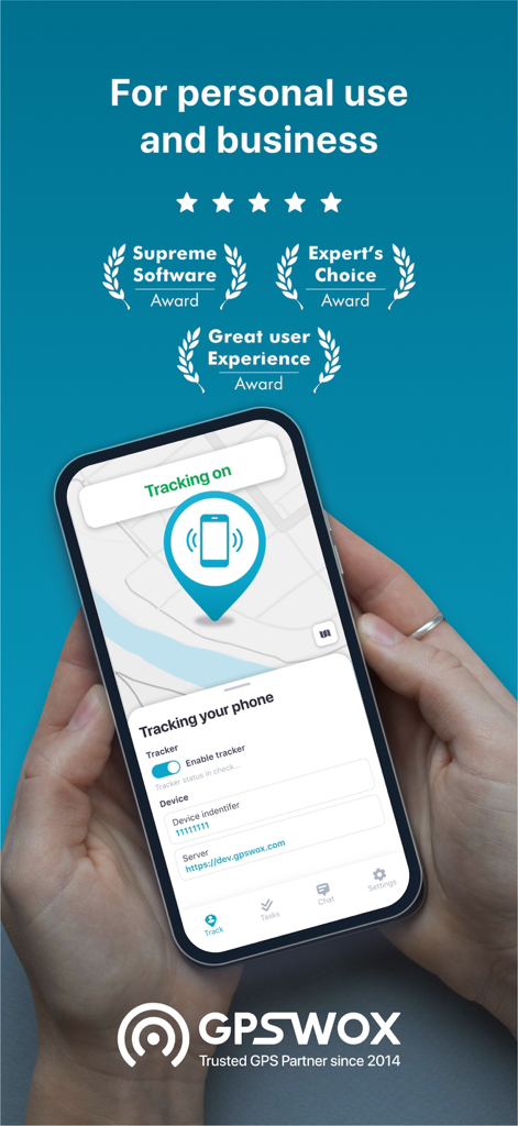 Una pantalla de smartphone que muestra la interfaz de la aplicación de rastreo GPSWOX con varios premios de la industria del software
