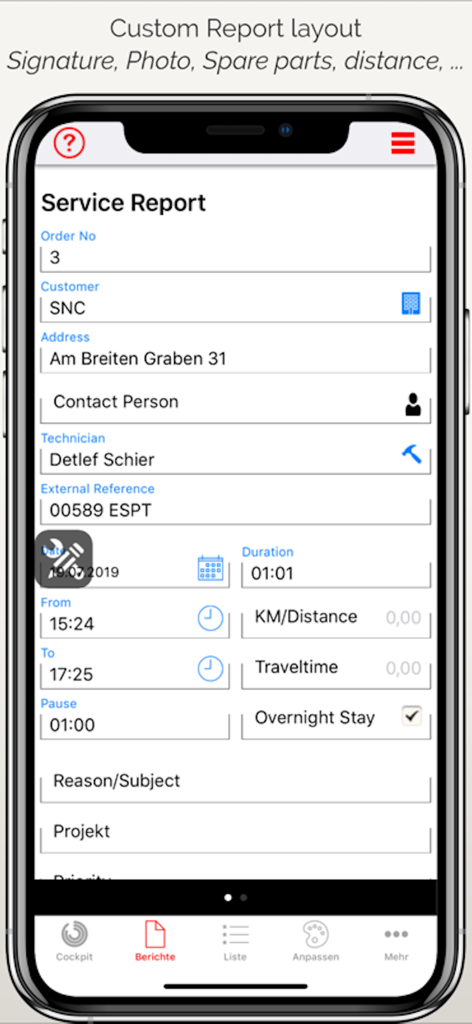 iReport Business - iReport Businessアプリのデジタルサービスレポートフォーム。顧客の詳細、技術者の名前、作業時間のフィールドが表示されています