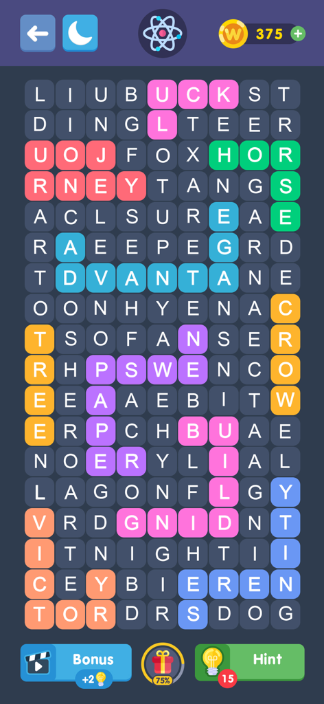 Una schermata di gioco mobile di Fillwords che mostra una griglia di lettere con varie parole evidenziate in più colori.