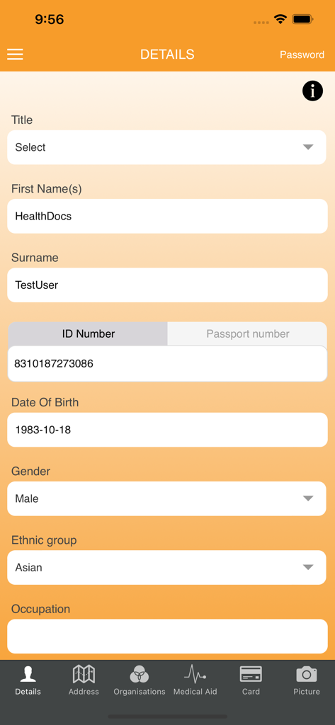 Formulário de detalhes pessoais do aplicativo HealthDocs mostrando campos para nome, número de identificação, data de nascimento e gênero.