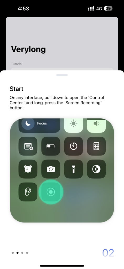 Schermata istruzioni che mostra come tenere premuto il pulsante di registrazione dello schermo nel Centro di Controllo iOS per avviare uno screenshot lungo