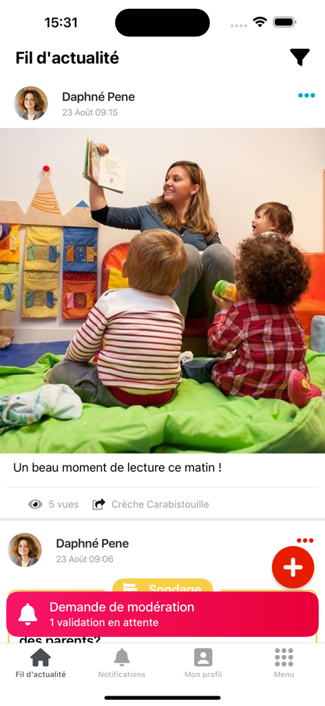 UCPA Odyssée - By Kidizz - Fil d'actualité dans l'application UCPA Odyssée montrant une photo d'enfants et d'un enseignant lors d'une activité de lecture.