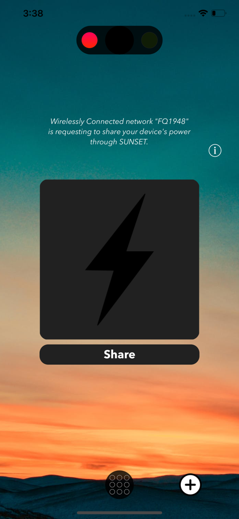Una pantalla de juego móvil solicitando compartir la energía del dispositivo con un ícono de rayo y un fondo de atardecer