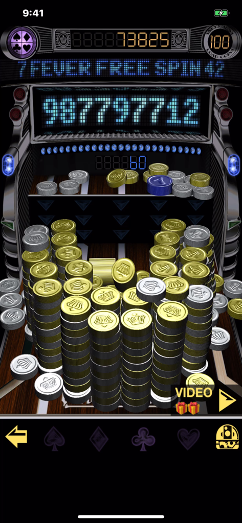 Coin Kingdom: 3D Pusher Slots - Juego de Coin Kingdom 3D Pusher Slots mostrando pilas de monedas de oro y la interfaz del modo 7 Fever.