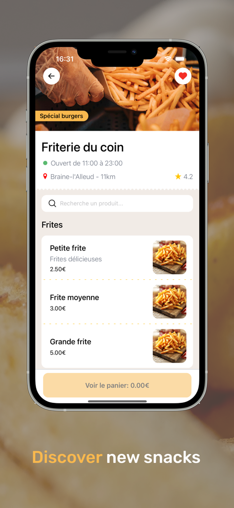 Fritzyアプリのスマートフォン画面。地元のフリッツ店のメニューを表示し、様々なポテトの量と価格が表示されている。
