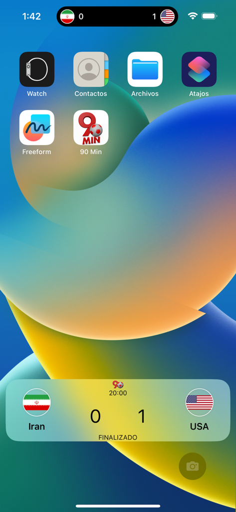 90MIN - Widget de resultados de fútbol en vivo de la app 90MIN para Irán vs EE. UU. en la pantalla de bloqueo del iPhone