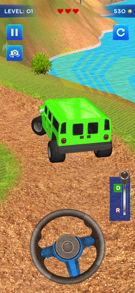 Hill Climb Car: Racing Game 3D - Jeep 4x4 verde dirigindo em uma estrada de montanha de terra ao lado de um lago em um jogo de corrida 3D.