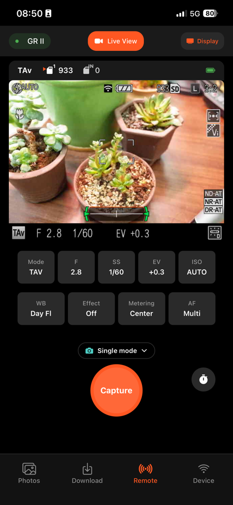 Smart Photo Sync - Remote control screen of the Smart Photo Sync app featuring live view and manual settings for a Ricoh GR II camera.